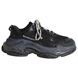 Balenciaga-Balenciaga Triple S Clear Sole Sneakers in Black Polyester-Black