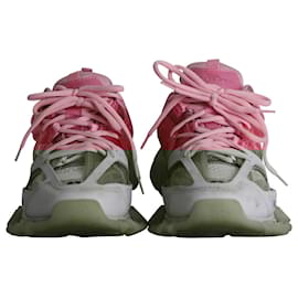 Balenciaga-Balenciaga Track Sneakers in Bubblegum Pink Polyurethane-Pink
