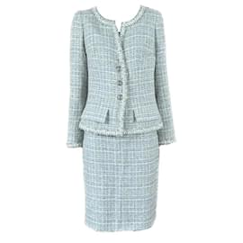 Chanel-Jaqueta e saia de tweed London CC Buttons-Multicor