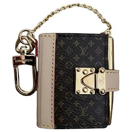 Chaveiro e Charm Louis Vuitton Original Dourado Pingente Flor Feminino