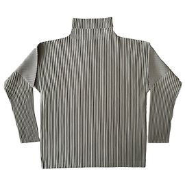 Issey Miyake Hellgraues Plissé-Top von Homme Grau