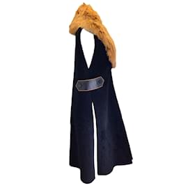 Fendi-Fendi Black / Tan Alpaca Fur Collar Mid-Length Lamb Shearling Vest-Black