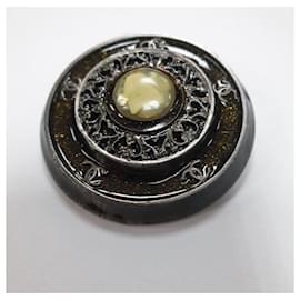 Chanel-Chanel 11A round brooch-Multiple colors