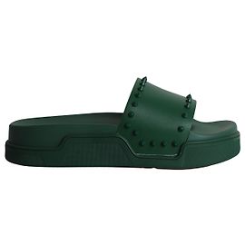 Ciabatte Christian Louboutin Pool Stud impreziosite in pelle di vitello verde Verde