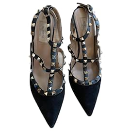 Valentino Garavani Valentino Rockstud Heels Schwarz