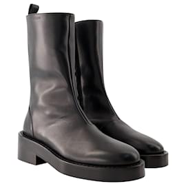 Courreges-Zipped Ankle Boots - Courreges - Leather - Black-Black