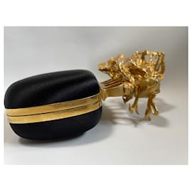 Alexander Mcqueen-Tropical fish knuckle clutch-Black