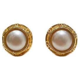 ***CHANEL-Ohrringe mit gefälschten Perlen hier Weiß Golden