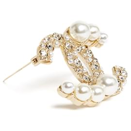 Chanel-2022 diamantes y perlas CC-Dorado