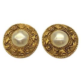 ***Pendientes de perlas artificiales CHANEL Dorado