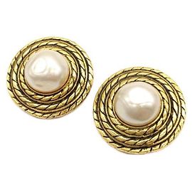 ***Pendientes de perlas artificiales CHANEL Dorado