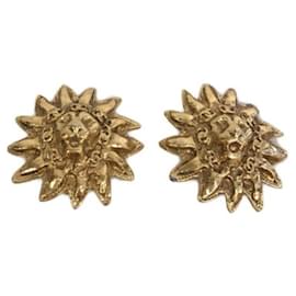 Chanel-***CHANEL  lion motif earrings-Golden