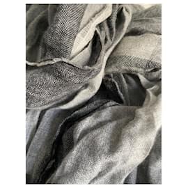 Burberry-Men's cashmere scarf-Grey