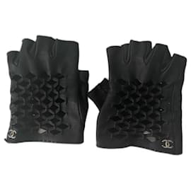 Chanel gloves - Joli Closet