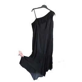 Zapa Kleid aus schwarzem Leinen asymmetrisch Schwarz