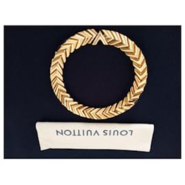 Louis Vuitton-Erhabene Louis Vuitton-Halskette aus Goldmetall-Golden
