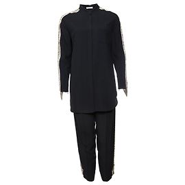 Chloé Chloe, Pantaloni blu scuro (36/XS) e camicetta (38/S) con ricami argentati lungo le maniche e le gambe. Blu