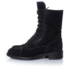 Chanel-Chanel, Ankle boot acolchoado com cadarço em camurça-Preto