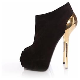 Giuseppe Zanotti-Giuseppe Zanotti, black suede peep toe platform shoots with golden heel in size 39.-Black