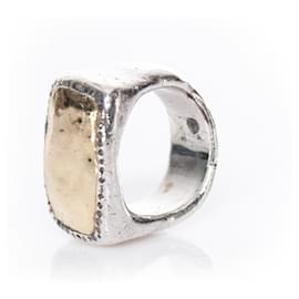 Autre Marque Rosa Maria, Silver Ring with layer of grey diamonds surrounding an 18k gold center. Silvery Golden
