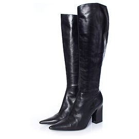 Michel Perry, Black leather boots with pointed toe. Black