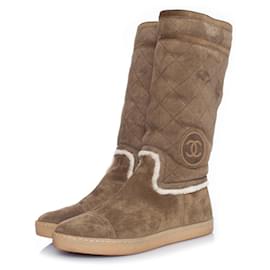 Chanel-Chanel, Brown shearling boots-Brown