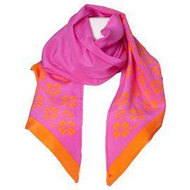 Chanel, Lenço de seda cc com estampa de trevo Rosa Laranja