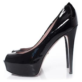 Gucci-Gucci, zapatos de tacón con plataforma peep toe de charol-Negro