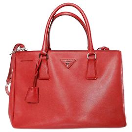 Prada, Sac cabas Galleria en cuir saffiano rouge. Rouge