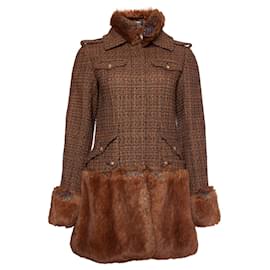 Chanel-Chanel, cappotto in tweed con pelliccia sintetica-Marrone