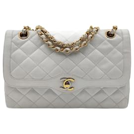 Chanel-Chanel Chanel Timeless Classic Paris Limited bag in white leather lined flap-White