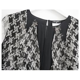 Chanel-Chanel Spring 2010 Blusa de seda con volantes y pata de gallo-Negro,Crema