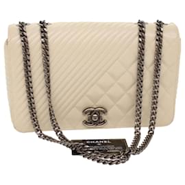 Chanel-CHANEL Chevron x Matelasse Chain Shoulder Bag Lamb Skin White CC Auth 48469a-White