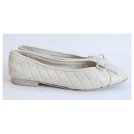 Chanel-Chanel Cream Quilted Leather Ballet Flats Pumps-Cream