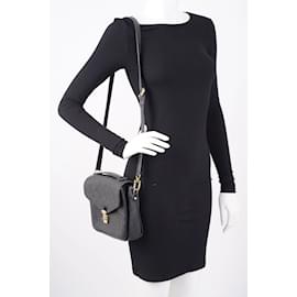 Louis Vuitton-Louis Vuitton Pochette Metis Bag Empreinte Leather-Black
