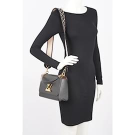 Louis Vuitton Value braided TWIST LV bag 3900€ Pink Leather ref.843286 -  Joli Closet