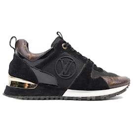 Run away low trainers Louis Vuitton Black size 8 UK in Suede