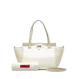 Valentino Rockstud-Einkaufstasche aus Lackleder Weiß
