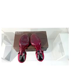 Louis Vuitton-Heels-Dark red