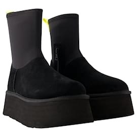 Ugg-Classic Dipper Ankle Boots - Ugg - Leather - Black-Black