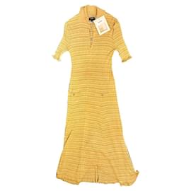 Chanel-T.38 Langes Kleid mit CC Jewellery-Knöpfen-Gelb