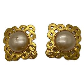 ***Pendientes de perlas artificiales CHANEL Otro