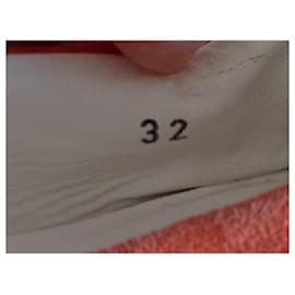 Tod's-pimples-Orange