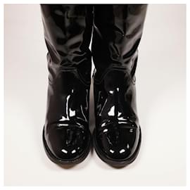 Chanel-Incríveis botas de couro envernizado Chanel-Preto