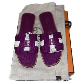 Hermès - alligator Oran Dark purple