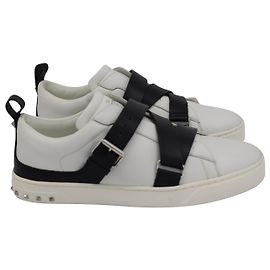 Valentino Garavani Baskets V-Punk Rockstud Accent en Cuir Blanc Blanc