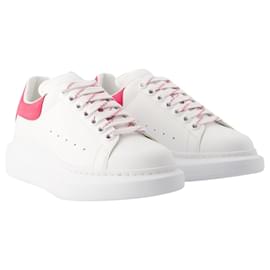 Alexander Mcqueen-Oversized Sneakers - Alexander Mcqueen - Black/White - Leather-White