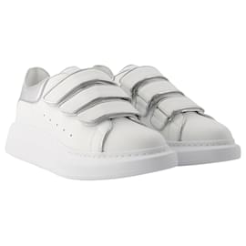 Alexander Mcqueen-Übergroße Sneakers – Alexander Mcqueen – Leder – Weiß/Silber-Weiß