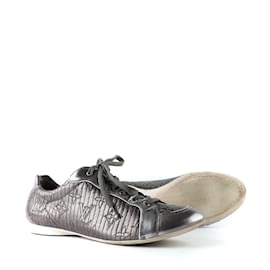 Louis Vuitton-LOUIS VUITTON Sneaker T.EU 39 Leder-Silber
