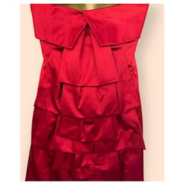 Karen Millen-KAREN MILLEN Miniabito da donna con spalline in raso rosso, vestibilità svasata e orlo a bolle 10-Rosso